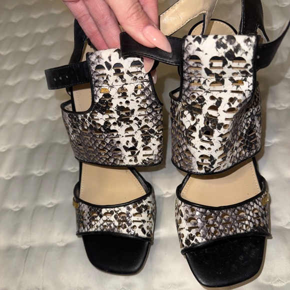 Calvin Klein snake print platform sandal heels - Picture 3 of 5